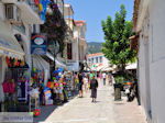 Winkelstraat Papadiamantis in Skiathos-stad foto 4