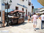 Winkelstraat Papadiamantis in Skiathos-stad foto 7