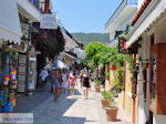 Winkelstraat Papadiamantis in Skiathos-stad foto 10